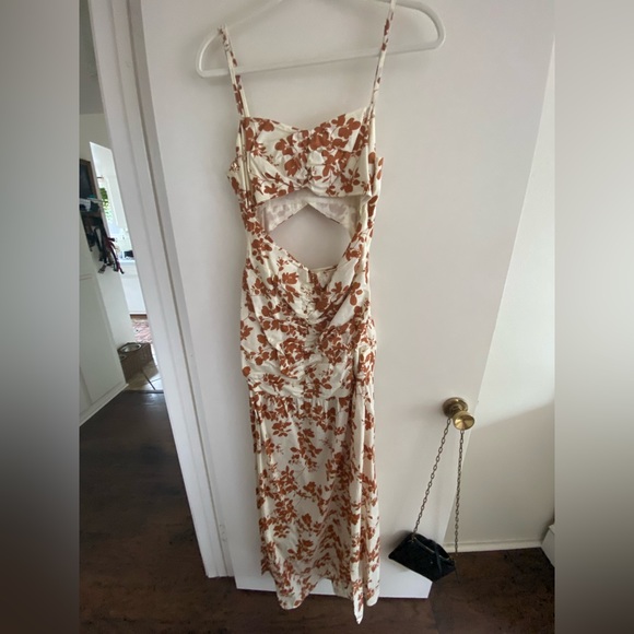 Floral maxi dress with cutouts - Picture 2 of 3